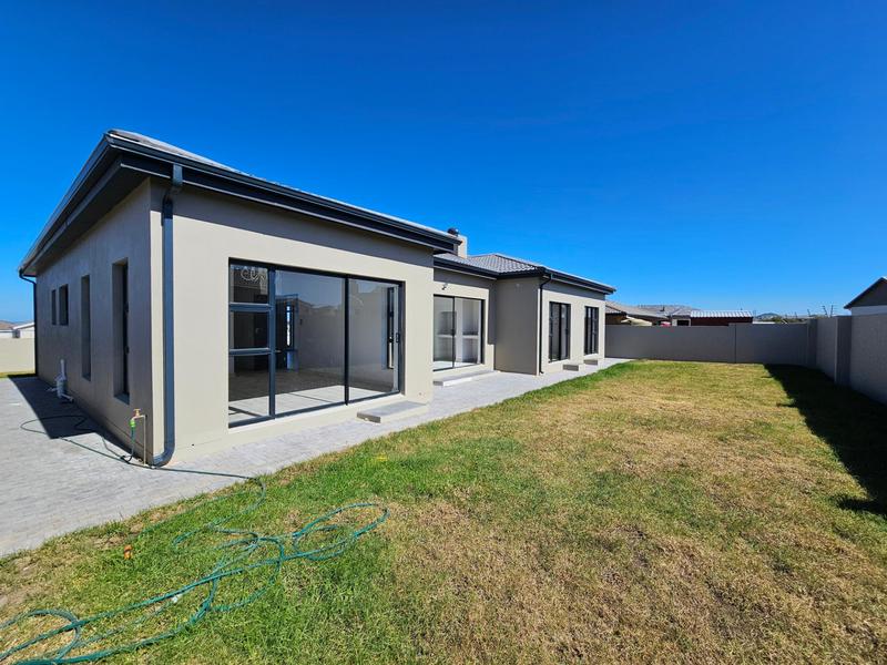 4 Bedroom Property for Sale in Fountains Estate Eastern Cape